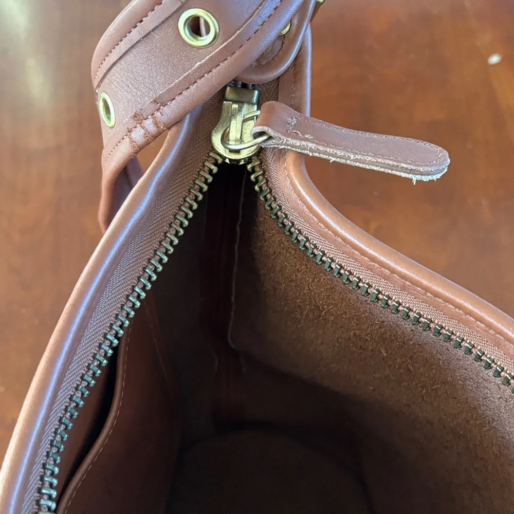 Coach Vintage Tan Leather Duffle Sac Bucket Bag - Picture 9 of 16